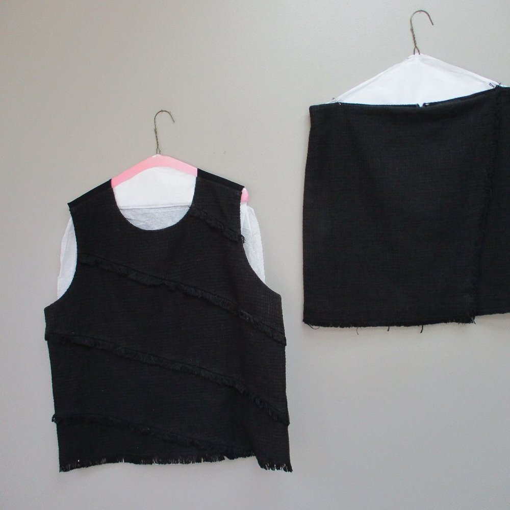 Womens Ann Taylor Black Suit Sleeveless Size 2XL